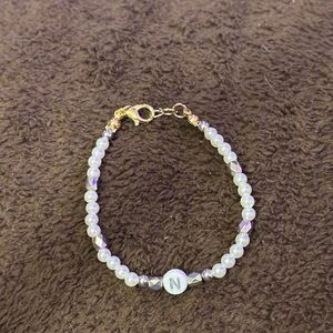 Chic Pearl and Gold Bracelet